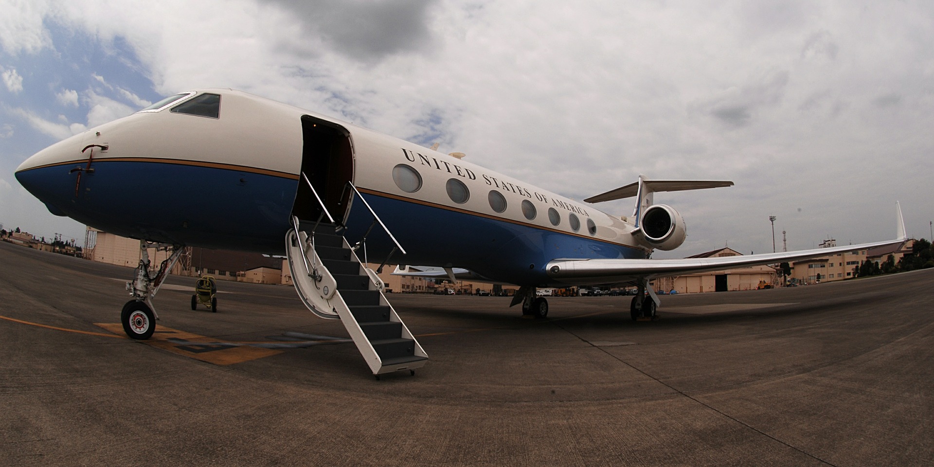 How Much Does It Cost to Charter a Private Aircraft?